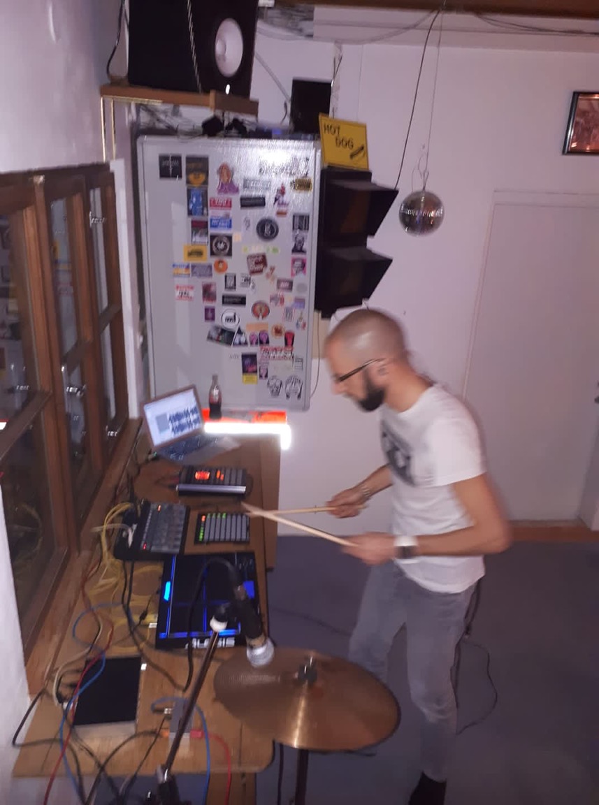 07E534F6-2E4D-48BD-BF11-E44448F4F20F